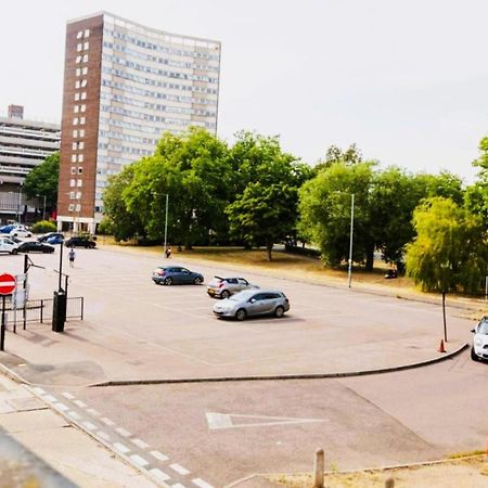 Urban Stylish Apartment - Southend Stays ภายนอก รูปภาพ