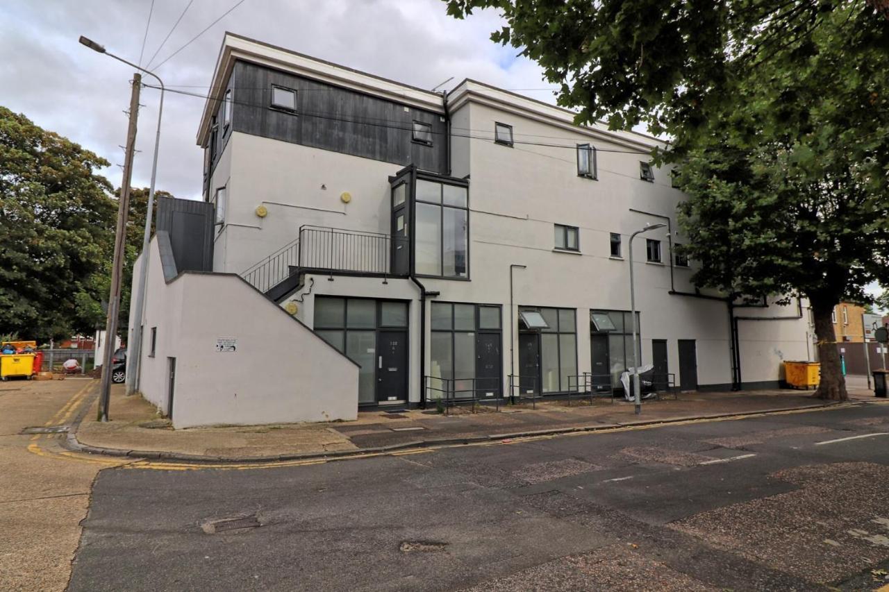 Urban Stylish Apartment - Southend Stays ภายนอก รูปภาพ
